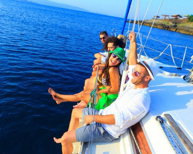 Hire a Zadar yacht charter with skipper